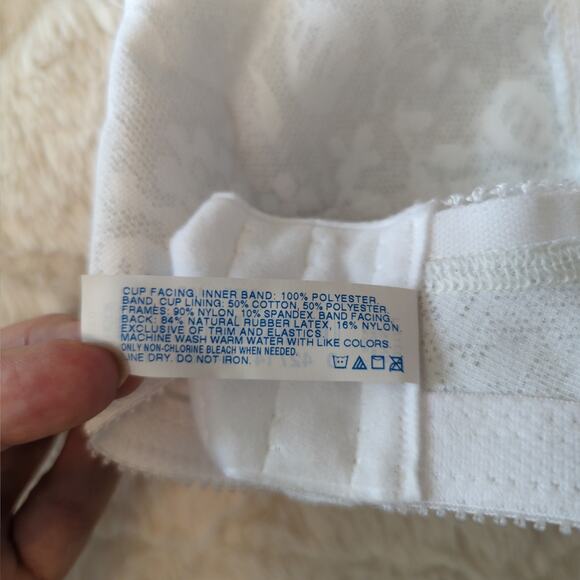 NWT Playtex 18 Hour Bra, Back Close, 40B - Picture 6 of 6